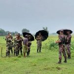 জামালপুরের বকশীগঞ্জ উপজেলার রামরামপুর সীমান্তে একজনকে জোরপূর্বক বাংলাদেশে পুশইনের চেষ্টাকে কেন্দ্র করে বর্ডার গার্ড বাংলাদেশ (বিজিবি) ও ভারতীয় সীমান্ত রক্ষাকারী বাহিনীর (বিএসএফ) মধ্যে উত্তেজনাকর পরিস্থিতির সৃষ্টি হয়েছে। পতাকা বৈঠকে দুই বাহিনীই ওই ব্যক্তিকে নিজেদের নাগরিক হিসেবে গ্রহণে অস্বীকৃতি জানায়। একপর্যায়ে বিএসএফের এক সদস্য গুলি করার কথা বললে তীব্র প্রতিবাদ জানায় বিজিবি। সদস্যরা পাল্টা প্রতিক্রিয়ায় বলেন, আপনারা গুলি করলে কি আমরা বসে থাকবো? আমাদের কি গুলি নাই?